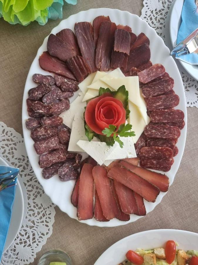 Семеен Хотел При Вергил Sapareva Banya Buitenkant foto